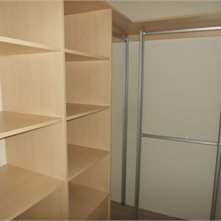  Шкафы-купе Небольшая гардеробная комната.