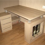 Стол для компьютера.