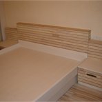  Мебель для спальни Спинка кровати из натурального дерева (ясень) с вставками из полупрозрачного акрила