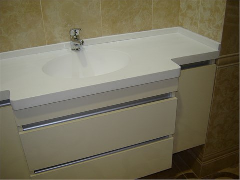 Мебель для ваннойПодвесная тумба с акриловой столешницей.